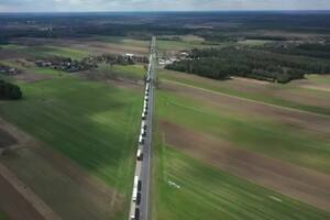 La fila de 80 km que formaron los últimos camiones de carga rusos al abandonar la Unión Europea