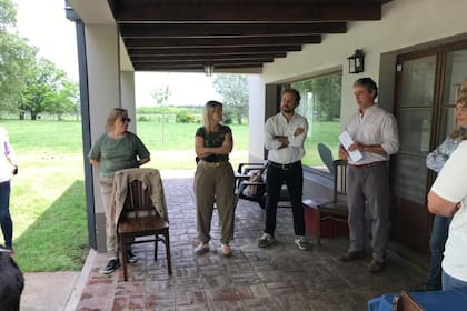 En ambos establecimientos trabajan con buenas prácticas agrícolas, cuidado ambiental y bienestar animal, integrando indicadores de sustentabilidad en la gestión cotidiana