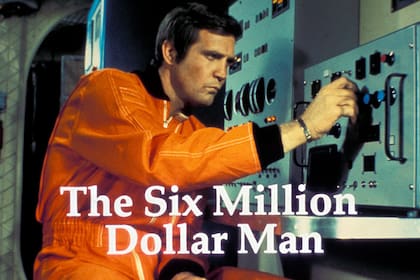 En América latina la serie se conoció como El hombre nuclear, pero su título original es The six Million Dollar Man, en referencia al costo que tuvieron las prótesis que se le implantaron