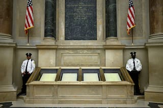 En aniversario de democracia de EE. UU., surgen interrogantes sobre si se están respetando sus ideales