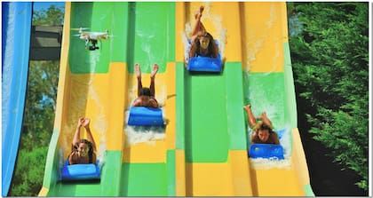 En Aquopolis se podrán encontrar distintos toboganes con curvas y contracurvas para caer de las formas más disparatadas