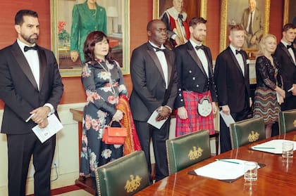 En Argentina, Emmanuel se había desempeñado en embajadas como asesor político y luego en temas de riesgo para una consultora internacional.