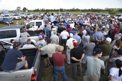 En Armstrong la reunión fue en el cruce de las rutas 9 y 178