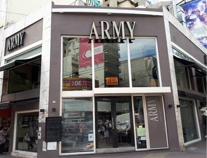 En Army las empanadas son al horno y de varios sabores