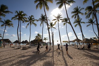 En Aruba se vive en un ambiente de tranquilidad y armonía, lo que se traduce en una comunidad feliz y amigable.