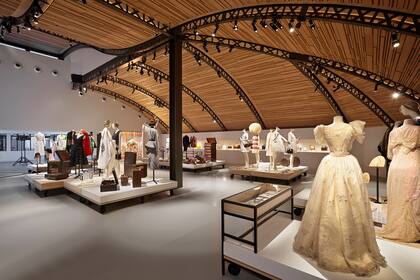 En Asnières-sur-Seine hay una galería donde se archiva la historia de LV