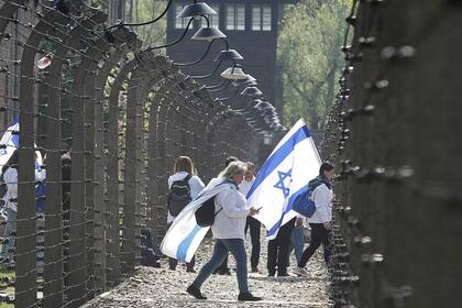 En Auschwitz honraron a las seis millones de víctimas y a los sobreviviente del holocausto.