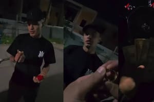 Un exfutbolista de Independiente y Racing fue filmado en una calle de Avellaneda mientras vendía un anillo de oro