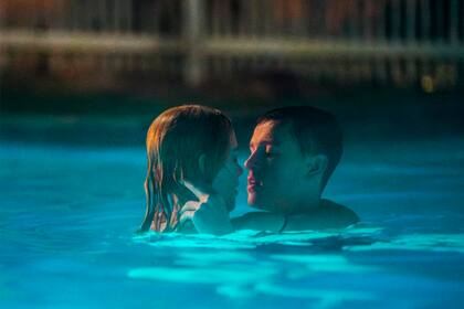 En Babygirl, Nicole Kidman mantiene un peligroso y secreto romance con el personaje interpretado por Harris Dickinson