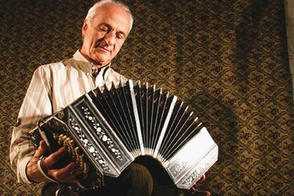 En bandoneón a Gignoli lo formó Néstor Marconi
