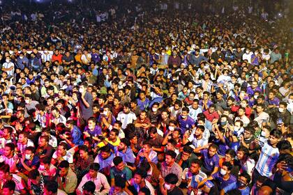 En Bangladesh siguieron con enorme pasin el partido de la seleccin argentina frente a Polonia