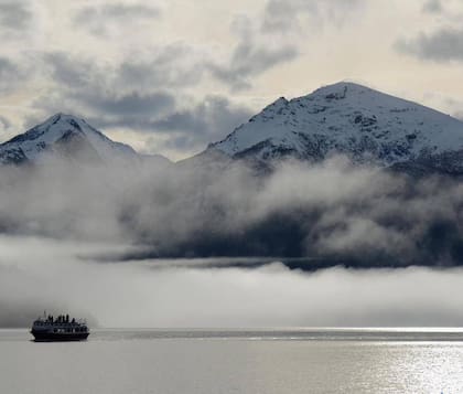 En Bariloche, paseo por el Lago Nahuel Huapi en catamarán - Imagen: Instagram Turismo Bariloche