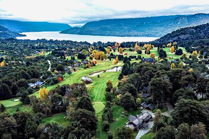En barrio cerrado Arelauquen en Bariloche los departamentos premium se alquilan en el orden de los US$350 la noche