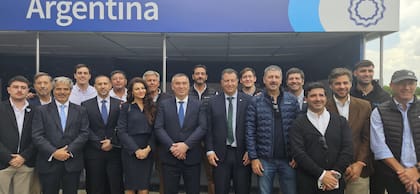 En BATA 2025, la delegación argentina con el ministro de Agricultura búlgaro, Georgi Tahov