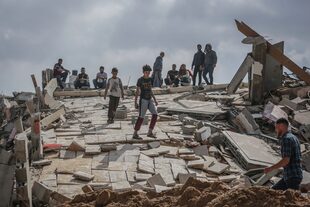 En Beit Lahia, un edificio destruido por un misil