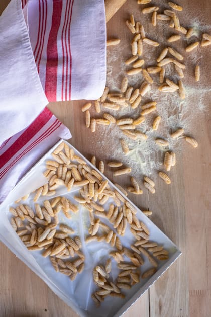 En Biasatti la masa de la pasta se hace con sémola de trigo candeal y huevos de campo, tal cual se estila en Italia