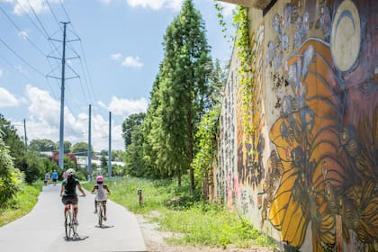 En bicicleta por BeltLine Eastside Trail.
