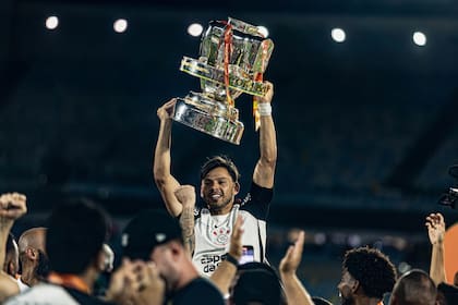 En Brasil, Ángel Romero ganó seis títulos y supo dejar su huella entre los hinchas del Timao