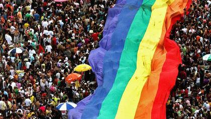 En Brasil, la justicia abrió el camino para los casamientos gay. Pero algunos expertos niegan que el fallo alcance a las relaciones de tres o más personas