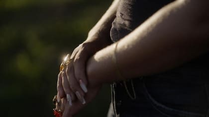 En Brasil, la prostitución no es un delito, pero atraer a alguien a la prostitución, facilitarla o mantener una casa de prostitución son delitos contemplados en el Código Penal