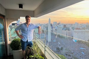 Entre Nueva York y Buenos Aires, vino de visita y armó una empresa de muebles