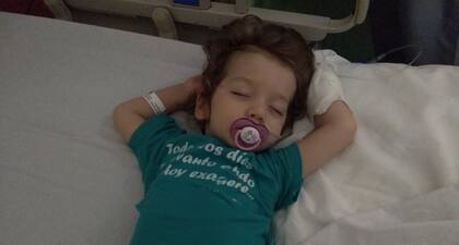 En cada cita médica Luciana y su marido repasaban los síntomas que tenía Fermín y ajustaban la dosis de laxante. Sin embargo, Luciana estaba furiosa porque el especialista seguía tratándolo como una constipación severa.