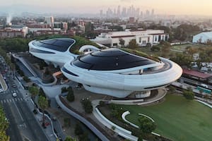 Así luce el museo de George Lucas con forma de nave espacial que abrirá en Los Ángeles