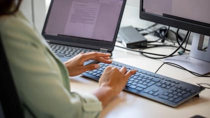 En California, se abrieron distintas vacantes para trabajadores que hablen en español y pagan hasta US$1200 a la semana