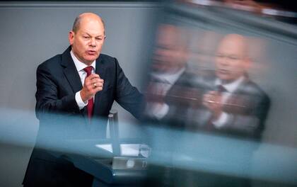 En canciller alemán Olaf Scholz en una sesión del Parlamento en Berlín el 7 de septiembre del 2022. (Michael Kappeler/dpa via AP)