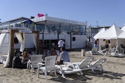 En Casa Mar, la temporada de verano en Pinamar reúne a referentes de la política, el espectáculo y el mundo empresario