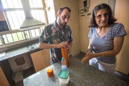 En Casa Vergara todos preparan y convidan con mate.