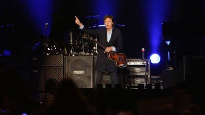 En casi tres horas de show, Paul McCartney emocionó a 55 mil personas