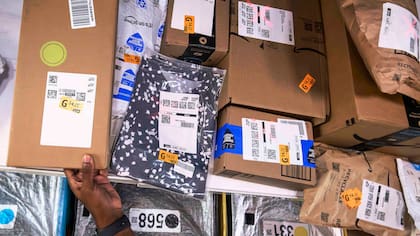 En caso de que el paquete desaparezca, lo primero que se debe hacer es contactarse con el minorista