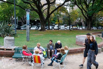 En Catalinas Sur las veredas son patios comunitarios