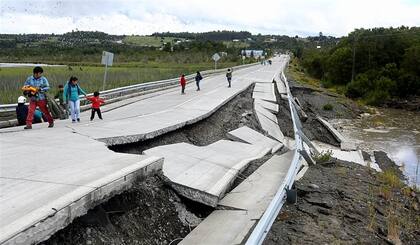 En Chiloé, el sismo provocó daños en las rutas