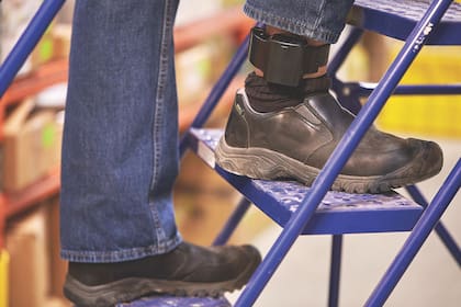 En ciertos casos, puede requerir el uso de un monitor electrónico o la participación exitosa en un programa de Alternativas a la Detención (ATD)