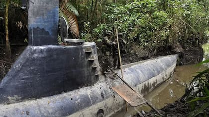 En Colombia es habitual que se intercepten submarinos artesanales que transportan droga. El de la foto es un submarino incautado en 2011.