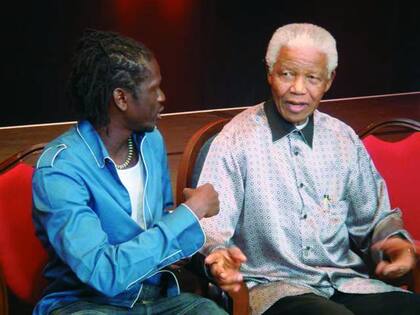 En compañía de Nelson Mandela, un guía para los jóvenes africanos