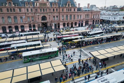 En Constitución las colas son de más de una cuadra
