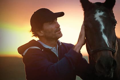 En Córdoba, donde se retira cada año una vez terminada la Triple Corona, y donde tiene su cría.
