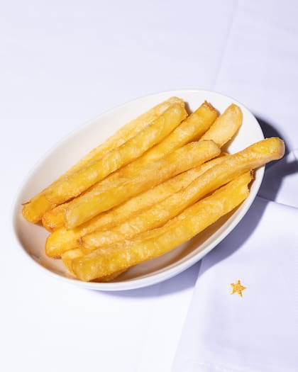 En Coronado llevan a las papas -40° y cuando entra el pedido, hacen la fritura profunda, siempre con aceite puro