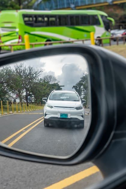 En Costa Rica, los vehículos eléctricos representaron el 18 por ciento de las ventas de autos nuevos durante los tres primeros meses del año (Tony Cenicola/The New York Times)