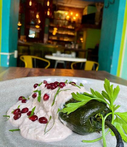 En Covacha hay chiles en nogada, tortillas de nopal y taquitos dorados