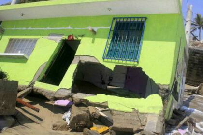 En Coyuca, México, las olas alcanzaron un récord de 10 metros de altura