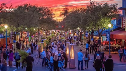 En Delray Beach se encuentra el Atlantic Avenue, también conocida como "La Avenida", el epicentro peatonal de la ciudad (AtlanticAvenue/ThePalmBeaches)