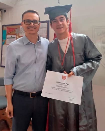 En diciembre de 2024, Franco Colapinto finalizó el secundario en el Colegio del Pilar