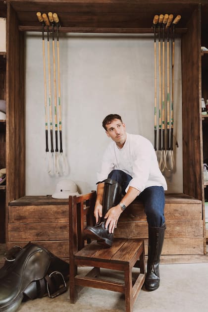 "En diciembre de 2024 nos pusimos de novios. Fue una prueba de fuego la distancia. A mí me tocaba después irme a trabajar cuatro meses a Inglaterra", reconoce el polista