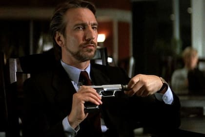 En Die Hard en 1988 interpretó el papel de Hans Gruber, un terrorista alemán