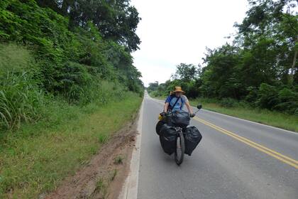 Con todo a cuestas: llevan lo imprescindible y aseguran que no necesitan más para ser felices