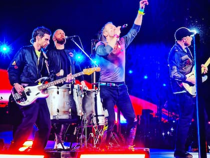 En diferentes ocasiones, declinaron propuestas de multinacionales que buscaban sacar adelante sus productos usando la música de estos artistas.